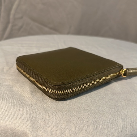 Madewell Olive Green Zip-Around Leather Wallet - Picture 2 of 9